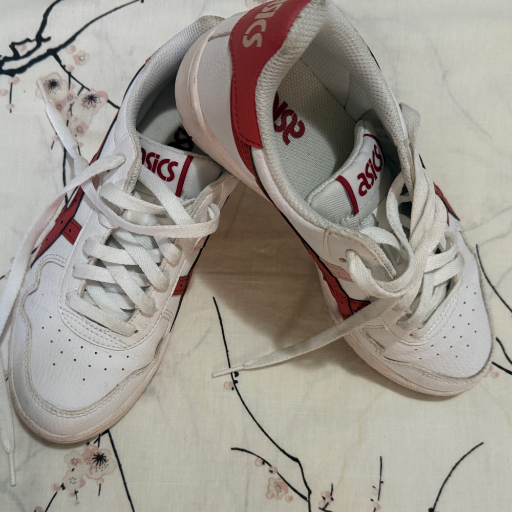 Asics melon orange and White Athletic sneakers/ SZ 7